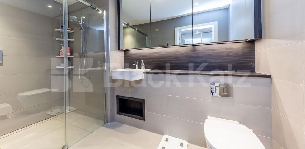 			2 BED 2 BATH + TERRACE!, 2 Bedroom, 1 bath, 1 reception Flat			 Rochester Place, CAMDEN